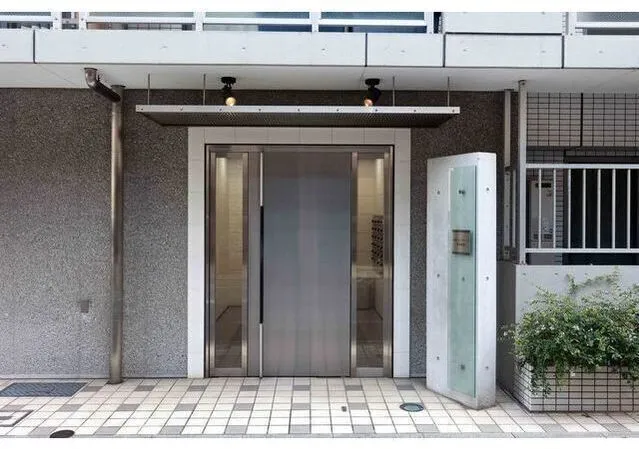 BPR Residence Suitengumae - Exterior - ["Door", "Fixture", "Plant"]