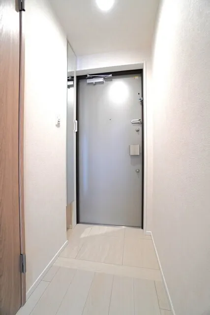 CREATIF Bunkyo Sendagi - Interior - ["Wall", "Flooring", "Wood"]