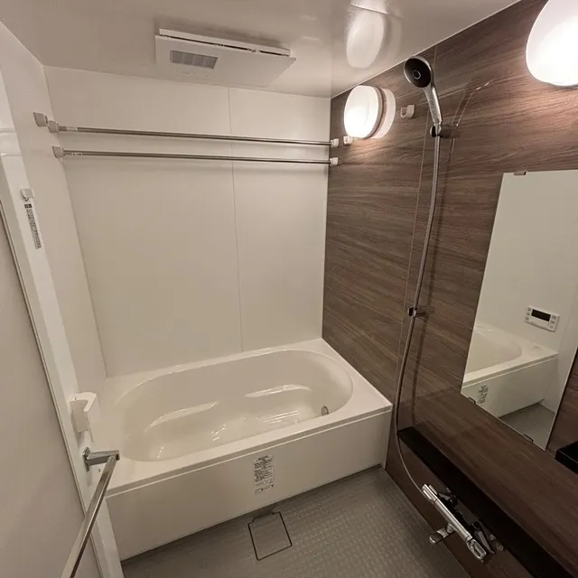 Park Axis Shinagawa Tennozu Isle - Interior - ["Flooring", "Floor", "Plumbing fixture"]