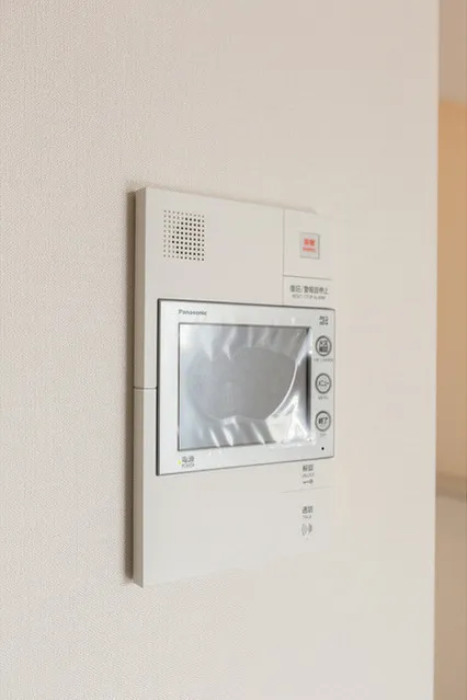 Asur Ryogoku - Interior - ["Picture frame", "Television", "Rectangle"]