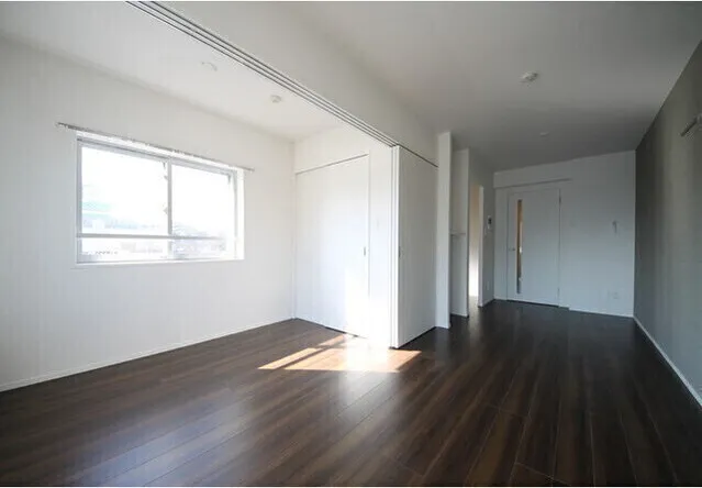 Harmony Residence Shinjuku Yotsuya - Interior - ["Window", "Fixture", "Wood"]