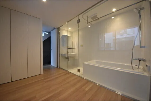 Square Court Waseda - Interior - ["Wood", "Door", "Fixture"]
