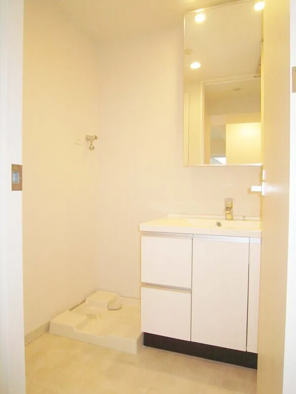 Grace Court Meguro - Interior - ["Flooring", "Floor", "Wall"]