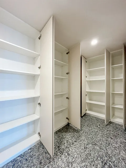 Royal Parks Shinagawa - Interior - ["Door", "Fixture", "Wood"]