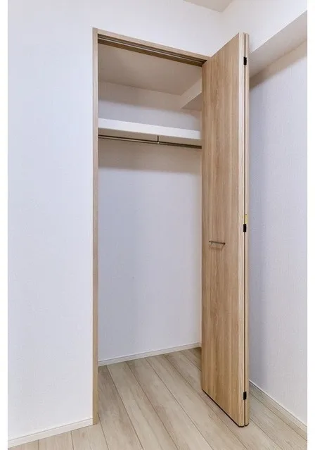 Due Oku - Interior - ["Wood", "Flooring", "Floor"]