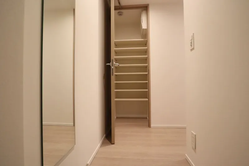 Ipse Yoyogi Uehara Hills - Interior - ["Flooring", "Wall", "Floor"]