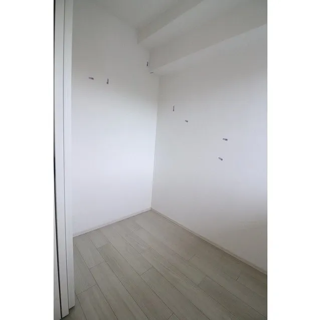 Comforia Morishita South - Interior - ["Building", "Fixture", "Wood"]