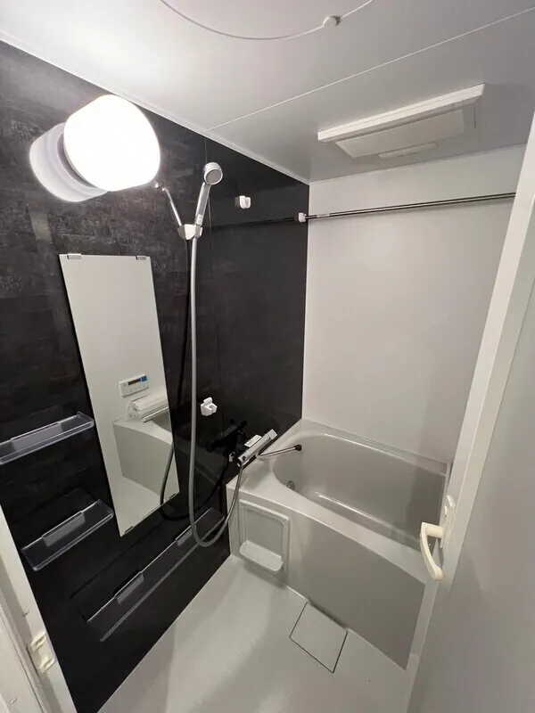 Fullea Fudomae - Interior - ["Plumbing fixture", "Flooring", "Floor"]