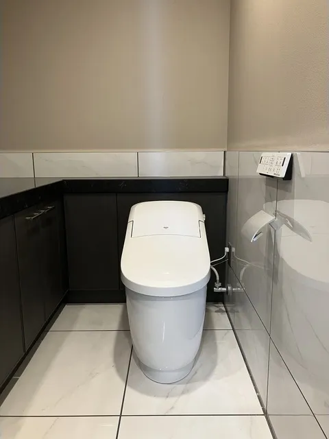 ASPRIME Hatchobori - Interior - ["Toilet seat", "Toilet", "Plumbing fixture"]