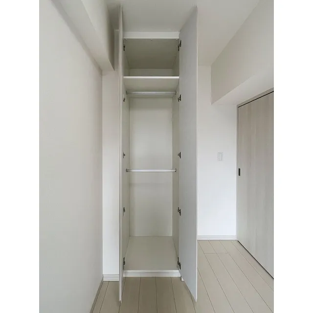 Muple Ikegami - Interior - ["Building", "Fixture", "Door"]