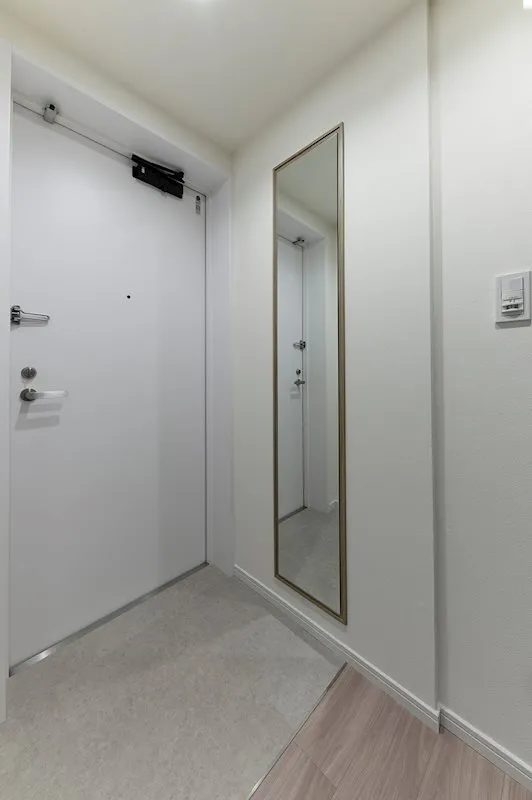 Residia Shinkawa  - Interior - ["Fixture", "Handle", "Door"]