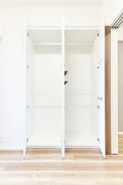 Belfirth Kinshicho South - Interior - ["Door", "Fixture", "Rectangle"]