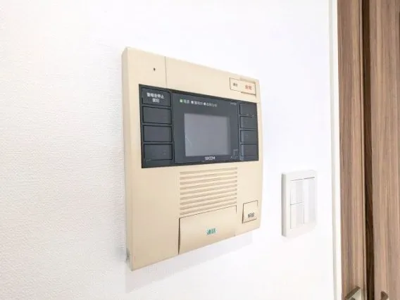 MG Meguro Station - Interior - ["Electronic device", "Technology", "Machine"]