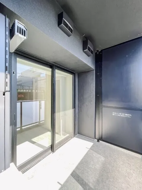 Brookside Residence Kiba - Interior - ["Composite material", "Ceiling", "Glass"]