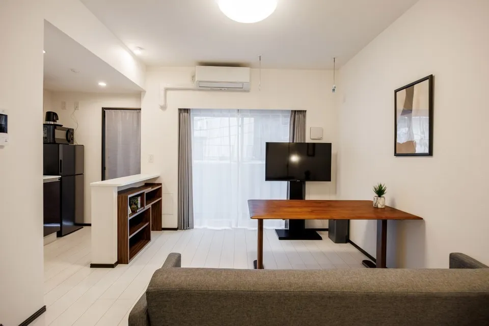 Hmlet Higashi-Shinjuku II - Interior - ["Furniture", "Interior design", "Flooring"]