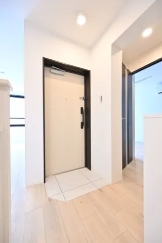 Ruygo Oshiage - Interior - ["Flooring", "Wood", "Floor"]