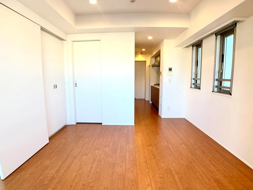 La Douceur Sugamo - Interior - ["Building", "Fixture", "Wood"]