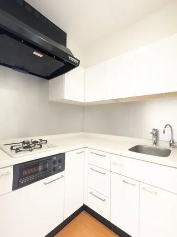 MG Meguro Station - Interior - ["Kitchen", "Kitchen Appliance", "Major appliance"]