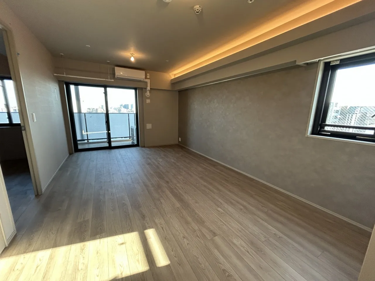 Blanciesta Asakusa Kuramae - Interior - ["Flooring", "Floor", "Ceiling"]