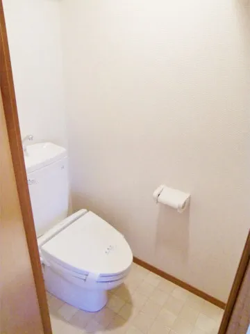 Plaire Deux Koenji - Interior - ["Toilet seat", "Flooring", "Toilet"]