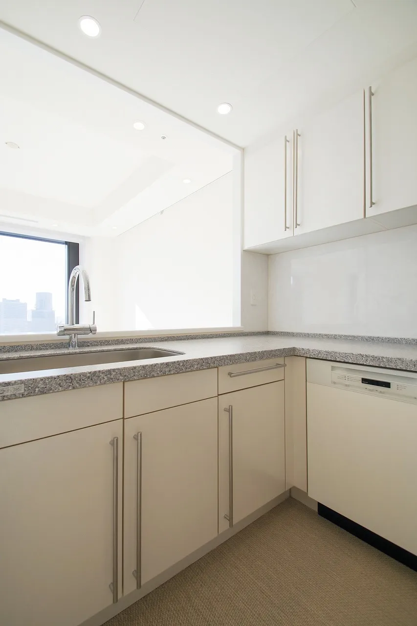 La Tour Shibakoen - Interior - ["Cabinetry", "Countertop", "Kitchen"]