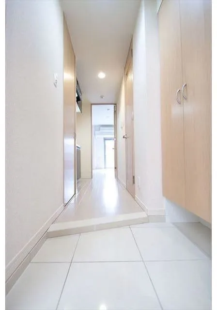 Aperto Nishi Shinjuku - Interior - ["Flooring", "Floor", "Ceiling"]