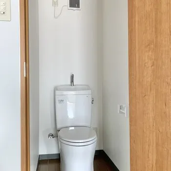 Asakawa Corp. - Interior - ["Toilet seat", "Fixture", "Bathroom"]