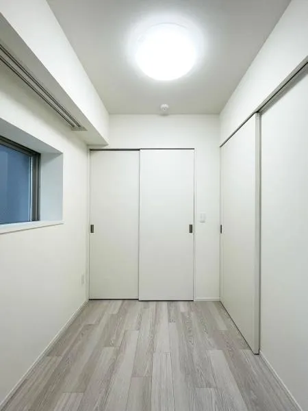 Brillia Ist Asakusa - Interior - ["Flooring", "Ceiling", "White"]