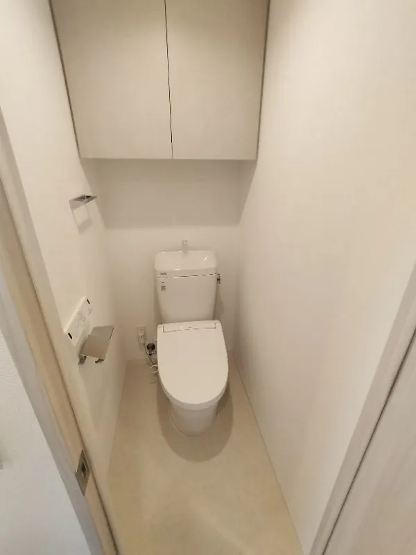 Season Flats Ueno Inaricho - Interior - ["Toilet seat", "Toilet", "Plumbing fixture"]