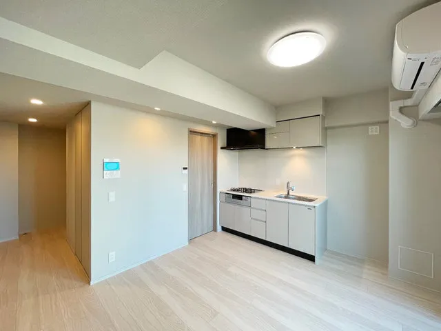 ORSUS Akabane East - Interior - ["Building", "Cabinetry", "Countertop"]