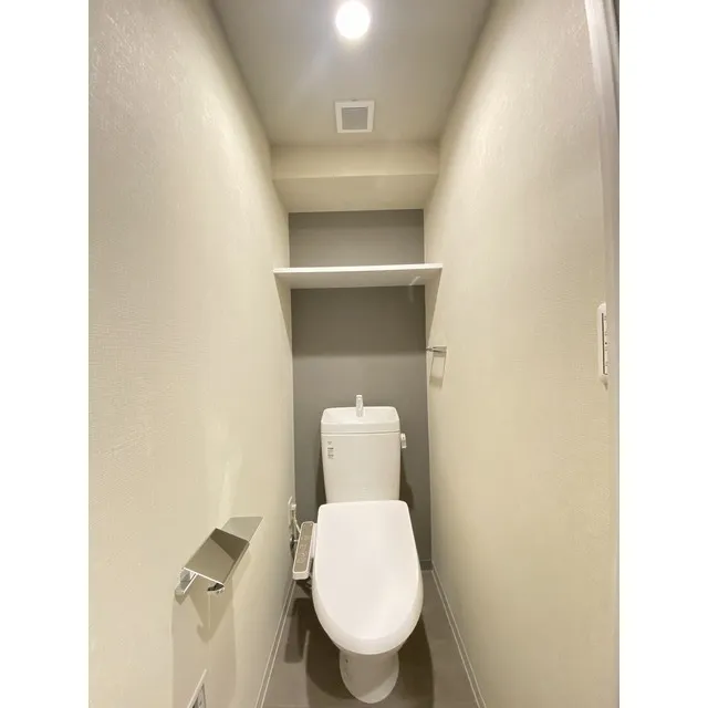 Comforia Higashioi I - Interior - ["Plumbing fixture", "Toilet", "Toilet seat"]