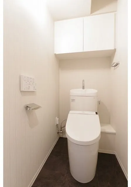 Presagio - Interior - ["Toilet seat", "Toilet", "Property"]