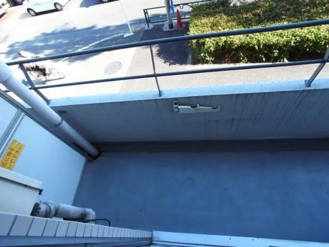 Green Capital Chitose Funabashi - Interior - ["Composite material", "Handrail", "Metal"]