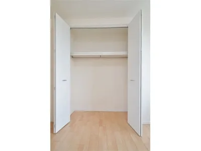IS Heights - Interior - ["Fixture", "Wood", "Flooring"]
