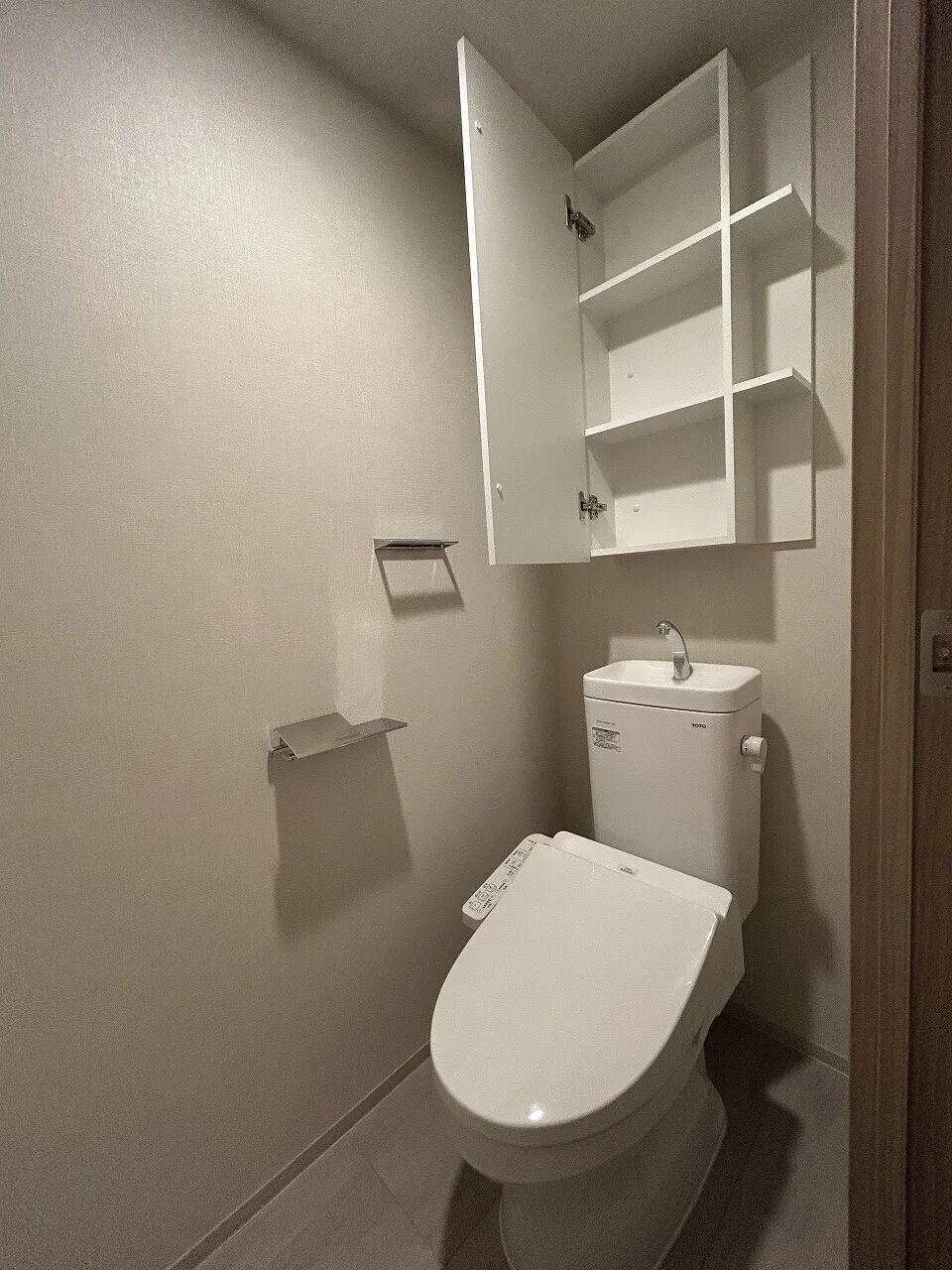 Blanchiesta Kiba - Interior - ["Flooring", "Plumbing fixture", "Floor"]