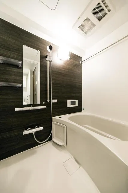Prime Bliss Monzennakacho - Interior - ["Mirror", "Tap", "Building"]