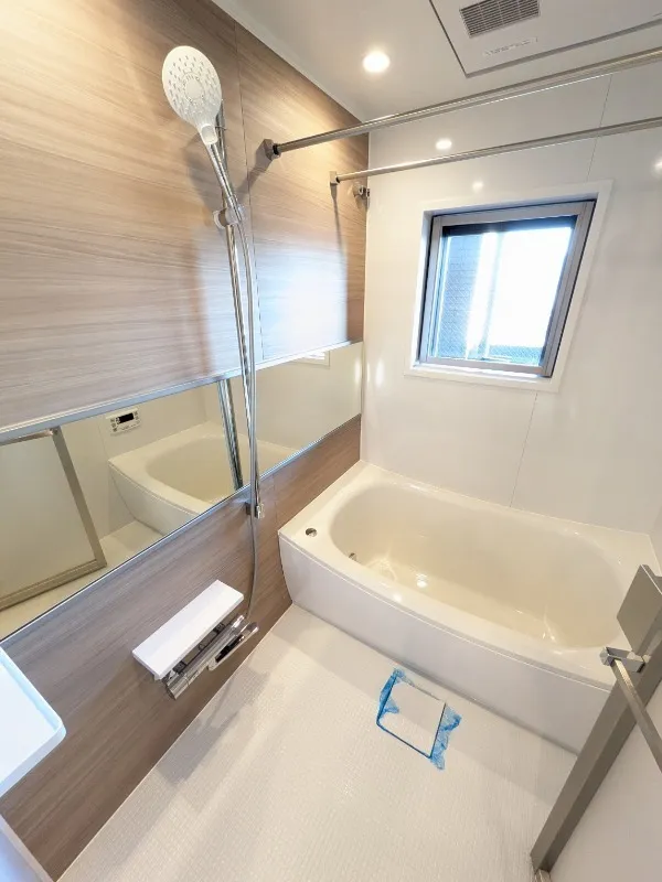 RESIDIA Shima Tsuyama - Interior - ["Plumbing fixture", "Flooring", "Interior design"]