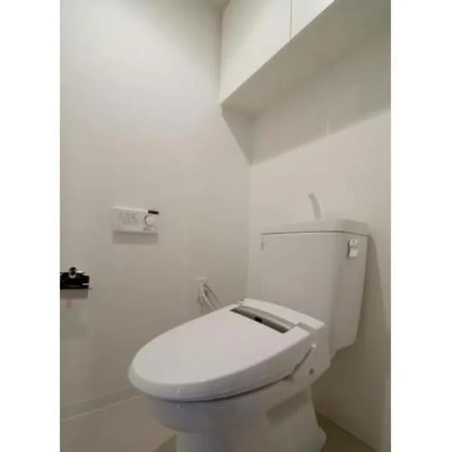 The Tokyo Towers Midtower - Interior - ["Toilet seat", "Property", "Toilet"]