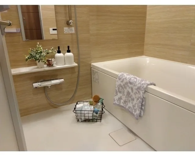 La Douceur Sugamo West - Interior - ["Flooring", "Plumbing fixture", "Bathroom"]