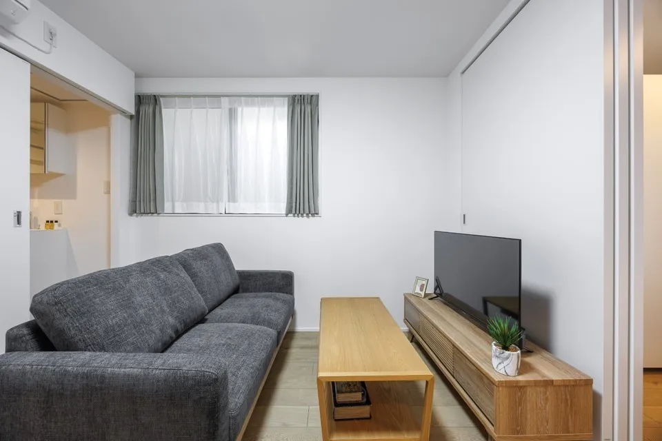 Hmlet Shinjuku Gyoenmae II - Interior - ["Furniture", "Interior design", "Flooring"]