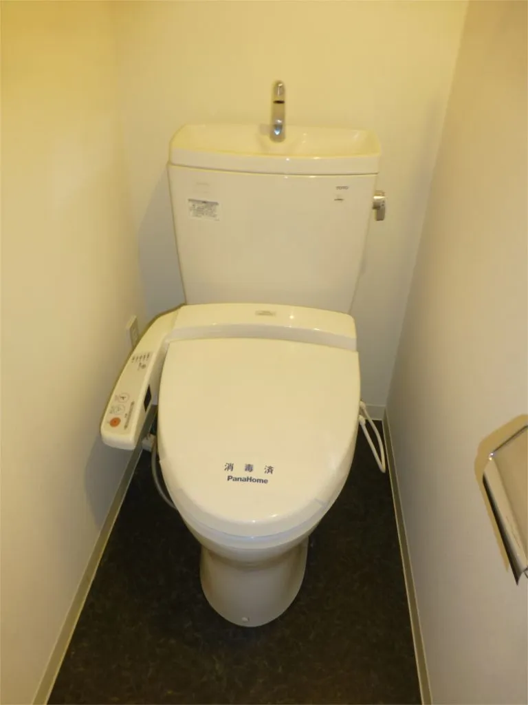 Residia Machiya - Interior - ["Toilet", "Toilet seat", "Bathroom"]