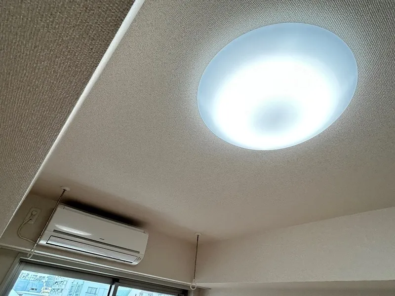 Misuz Court Monzen-Nakacho - Interior - ["Ceiling", "Light fixture", "Fluorescent lamp"]