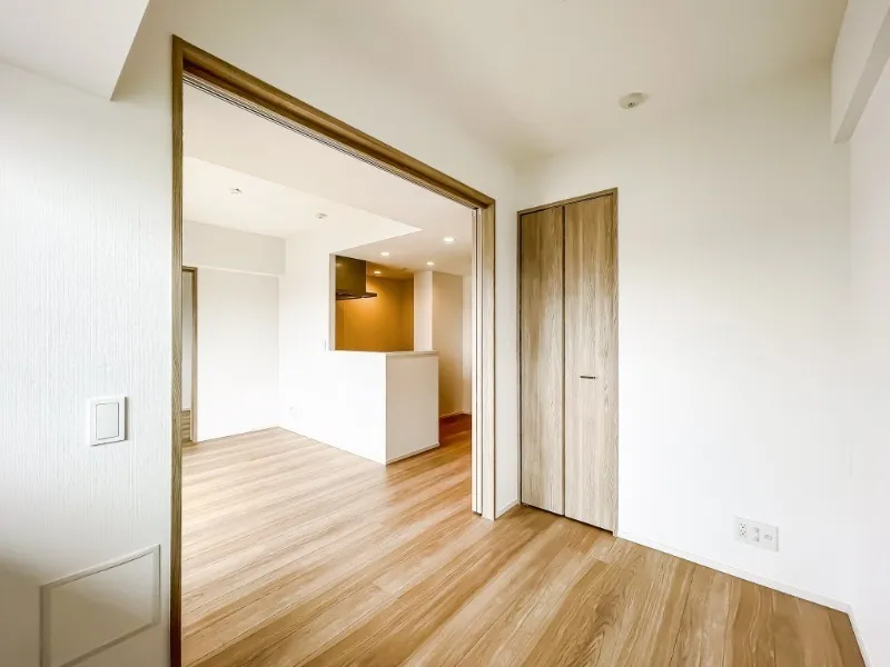 Prince Due Kamiya - Interior - ["Flooring", "Wood flooring", "Wood"]