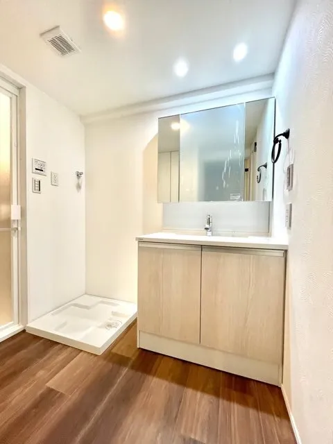 Residia Shibaura - Interior - ["Flooring", "Floor", "Wood"]