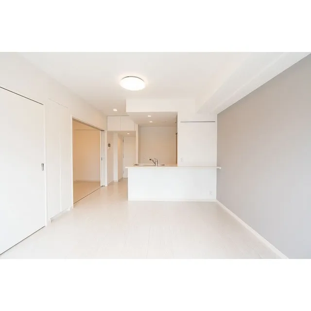 Comforia Oji - Interior - ["Fixture", "Floor", "Flooring"]