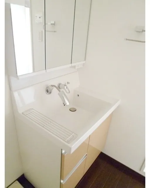 DORF21 SUMIKA - Interior - ["Bathroom Sink", "Plumbing fixture", "Sink"]