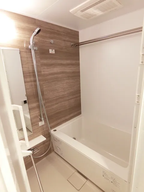 The Park Habio Tsukishima Front - Interior - ["Flooring", "Floor", "Plumbing fixture"]