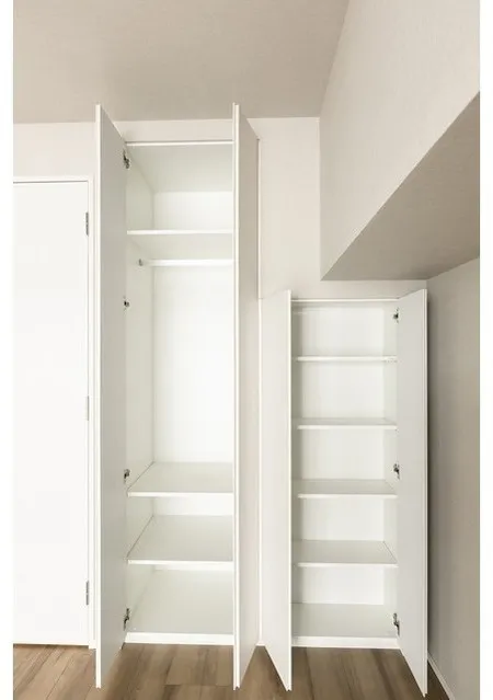 LIBR GRANT Nishi Shinjuku WEST - Interior - ["Wood", "Cupboard", "Shelving"]