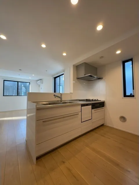 Kolet Sumida Tachibana #05 - Interior - ["Kitchen", "Countertop", "Flooring"]