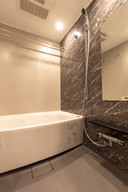 Green Residence Akasaka - Interior - ["Property", "Wood", "Plumbing fixture"]